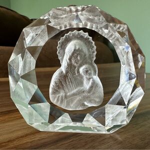Crystal Madonna & baby JESUS & MARY
AUSTRIAN CRYSTAL Diamond Cut Crystal